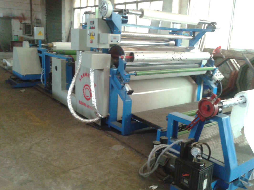 真皮超纖PUR熱熔膠復(fù)合機(jī)有何特性？